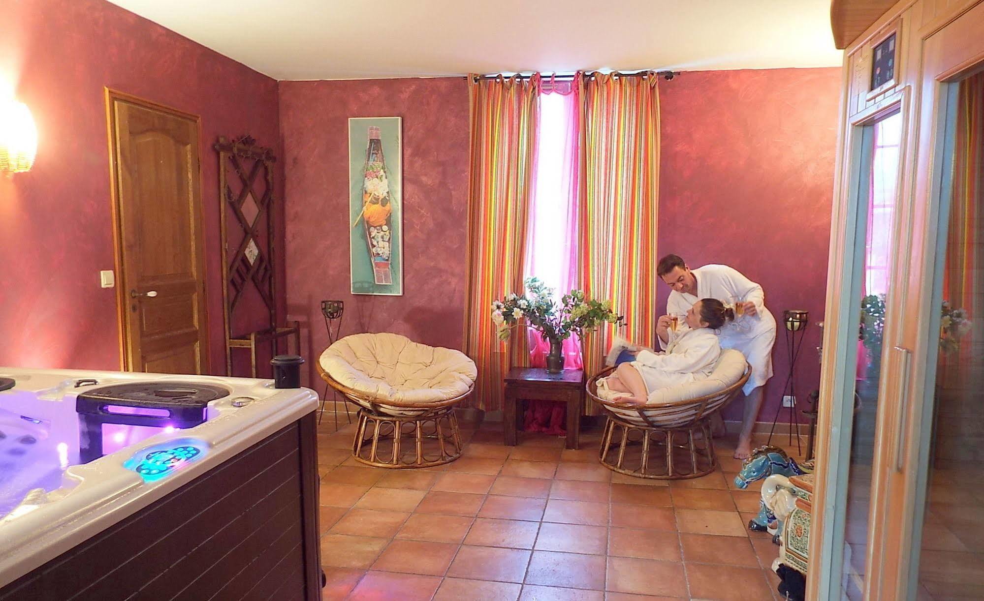 Les Roses De Montherlant Buitenkant foto